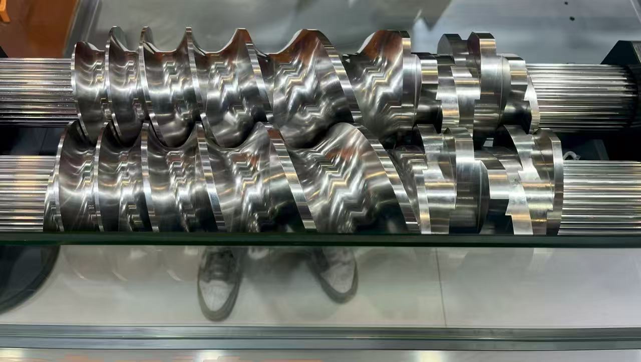 Technological Innovation of Cemented Alloy Screw Elements